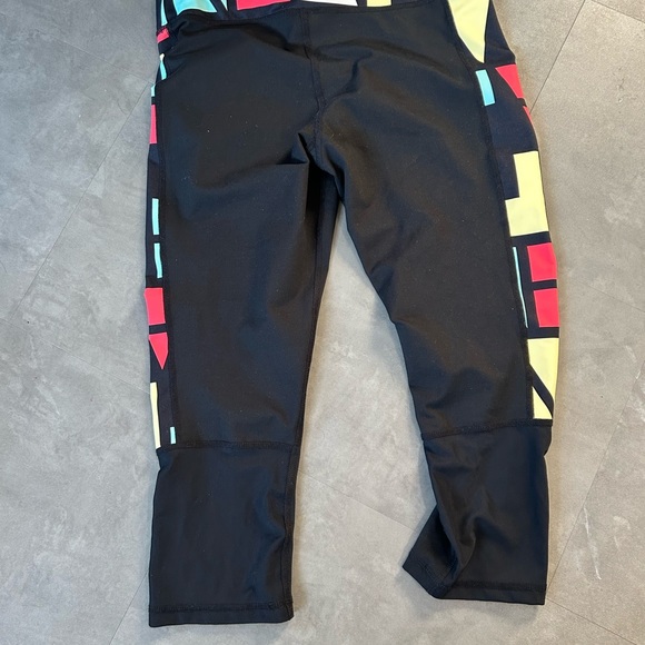 Brooks Greenlight running printed  Capri size Medium - Picture 3 of 5